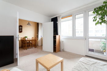 Obývací pokoj - Prodej bytu 4+kk v osobním vlastnictví 84 m², Praha