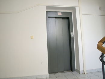 Chodba schodiště  - Prodej bytu 1+kk v osobním vlastnictví 26 m², Plzeň