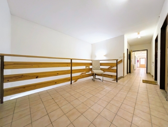 chodba 3. NP ... - Pronájem kancelářských prostor 20 m², Havlíčkův Brod