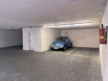 Pronájem garážového stání 16 m², Praha 2 - Vinohrady