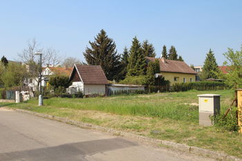 Prodej pozemku 1136 m², Týnec nad Labem