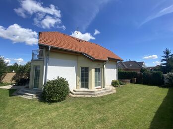 Pronájem domu 150 m², Hostivice