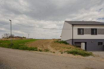 Prodej pozemku 1037 m², Velké Pavlovice