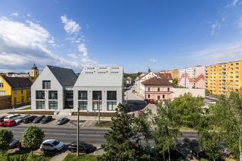 Výhled z lodžie - Prodej bytu 3+1 v osobním vlastnictví 75 m², Jirkov