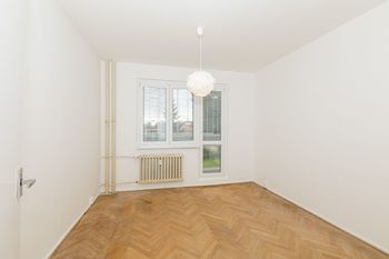 Pokoj - Prodej bytu 3+1 v osobním vlastnictví 71 m², Slaný