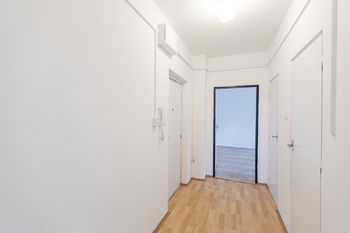 Chodba - Prodej bytu 3+1 v osobním vlastnictví 71 m², Slaný