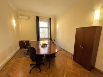 Pronájem kancelářských prostor 121 m², Praha 7 - Bubeneč