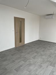 Obývací pokoj - Pronájem bytu 2+kk v osobním vlastnictví 54 m², Benátky nad Jizerou