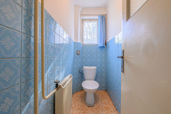 WC přízemí - Prodej domu 198 m², Sušice