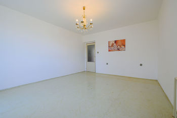 Pokoj větší 1. patro - Prodej domu 198 m², Sušice