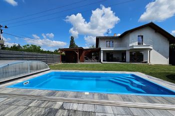 bazén - Prodej domu 195 m², Záryby