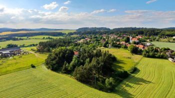 Prodej pozemku 4593 m², Kvášňovice