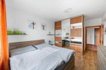 Prodej bytu 2+kk v osobním vlastnictví 48 m², Praha 4 - Modřany