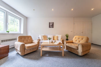 Obývací pokoj - Prodej bytu 3+kk v osobním vlastnictví 87 m², Jevany