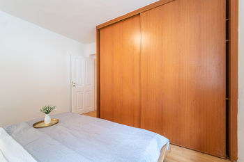 Ložnice s vestavěnou skříní - Prodej bytu 3+kk v osobním vlastnictví 87 m², Jevany