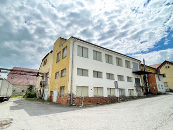 Prodej komerčního objektu 17874 m², Protivín