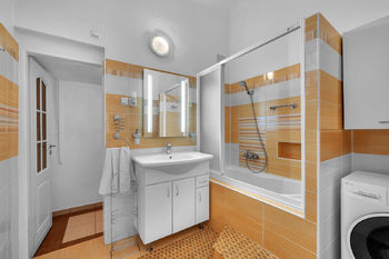 Koupelna - Prodej bytu 2+1 v osobním vlastnictví 76 m², Olomouc