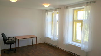 Pronájem kancelářských prostor 30 m², Malíč