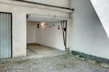 Pohled z boku - Prodej garáže 18 m², Brno