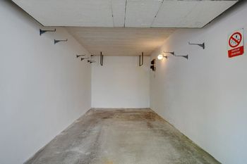 Hloubka - Prodej garáže 18 m², Brno