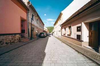 Prodej historického objektu 1200 m², Lomnice