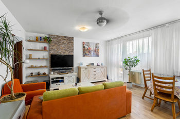 Obývací pokoj - Prodej bytu 3+kk v osobním vlastnictví 68 m², Kralupy nad Vltavou 
