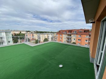 terasa - Prodej bytu 3+kk v osobním vlastnictví 91 m², Plzeň