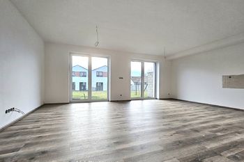 Obývací pokoj - Prodej domu 138 m², Milovice