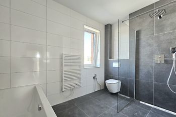 Koupelna - Prodej domu 137 m², Milovice