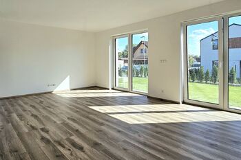 obývaci pokoj - Prodej domu 137 m², Milovice