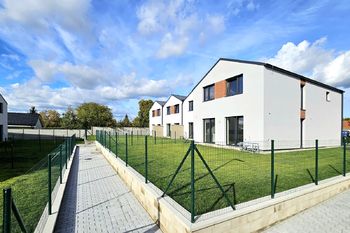 Prodej domu 137 m², Milovice (ID 202-NP02493)