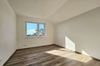 Ložnice - Prodej domu 137 m², Milovice