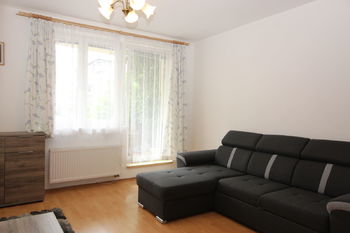 obývací pokoj  - Pronájem bytu 1+kk v osobním vlastnictví 35 m², Praha 10 - Hostivař