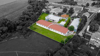 vyznačený soubor hal a pozemků v terénu 2 - Prodej výrobních prostor 2034 m², Lesná