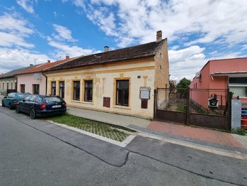 Prodej domu 240 m², Městec Králové