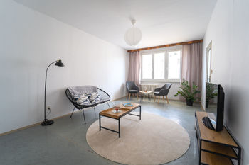 Obývací pokoj - Prodej bytu 3+1 v osobním vlastnictví 77 m², Hradec Králové 