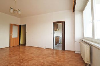 Obývací pokoj - Prodej bytu 2+1 v osobním vlastnictví 51 m², Praha 4 - Nusle