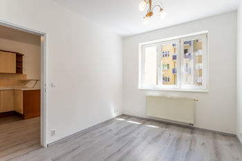 Ložnice, 11 m2 - Prodej bytu 2+kk v osobním vlastnictví 46 m², Praha 9 - Kyje