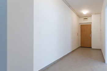 Předsíň, 8 m2 - Prodej bytu 2+kk v osobním vlastnictví 46 m², Praha 9 - Kyje