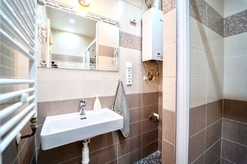 Koupelna - Prodej bytu 3+1 v osobním vlastnictví 72 m², Praha