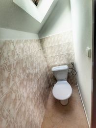 toaleta v 2. NP - Prodej bytu 2+kk v osobním vlastnictví 54 m², Jeseník