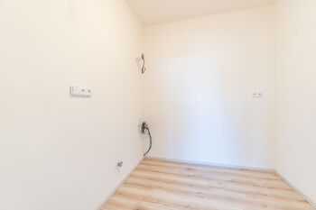 Prodej bytu 2+kk v osobním vlastnictví 45 m², Praha 4 - Kamýk