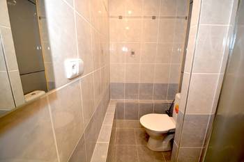 WC - Pronájem bytu 2+kk v osobním vlastnictví 47 m², Hradec Králové