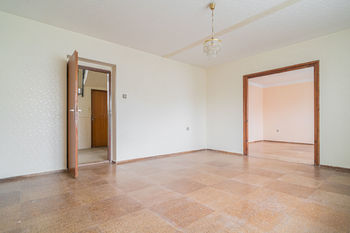 pokoj - Prodej domu 191 m², Hostouň