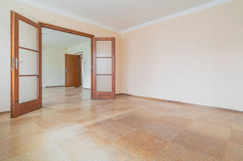 pokoj - Prodej domu 191 m², Hostouň