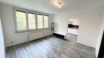 Obývací pokoj - Prodej bytu 3+1 v družstevním vlastnictví 63 m², Ostrava 