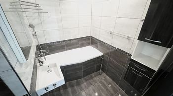 Koupelna - Prodej bytu 3+1 v družstevním vlastnictví 63 m², Ostrava