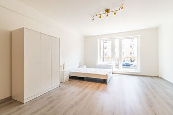 Pronájem bytu 1+kk v osobním vlastnictví 35 m², Praha 8 - Libeň