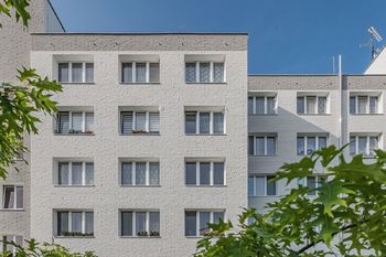 Budova. - Prodej bytu 2+1 v družstevním vlastnictví 59 m², Nová Včelnice