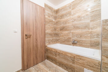 Pronájem bytu 2+kk v osobním vlastnictví 44 m², Praha 8 - Libeň